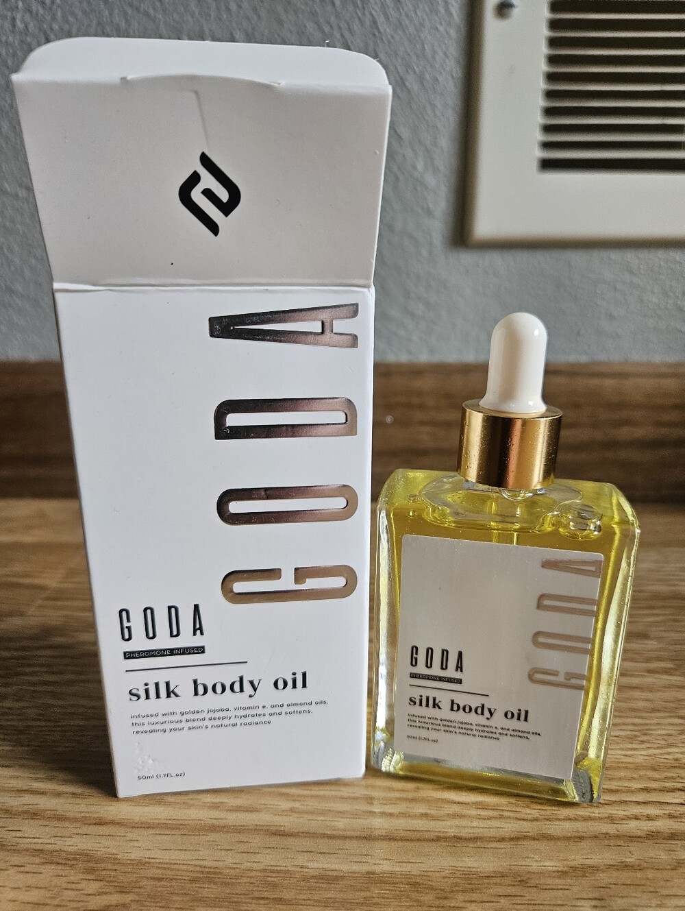 NWT Goda Silk Body Oil - Nourishing Body Oil